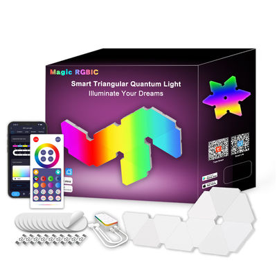 Хорошая цена. RoHS RGB Стенная лампа 5V 10W светодиодные треугольные стеновые фонари Интеллектуальный контроль цвета онлайн